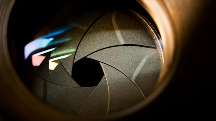 cinematographer eyepiece viewfinder bright sunlight