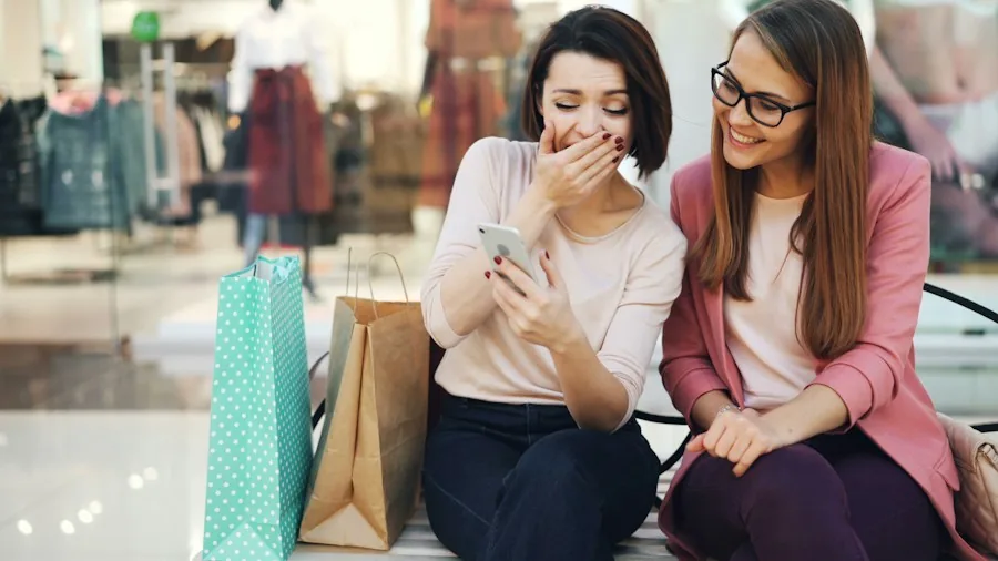consumer shopping decision smartphone