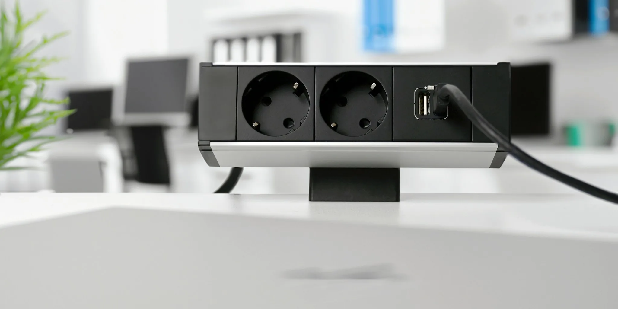 Elecom's USB-C Dock Adds Creative Control Feature