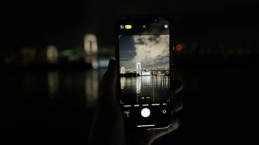 dim lighting night mode smartphone