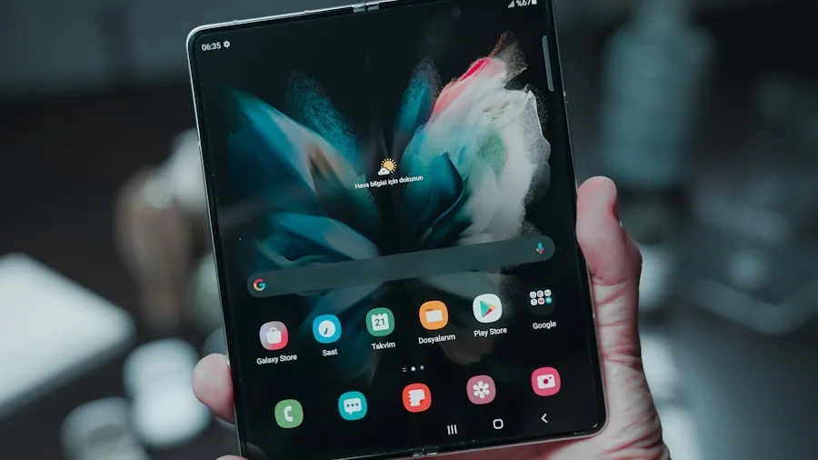 foldable phone technology design