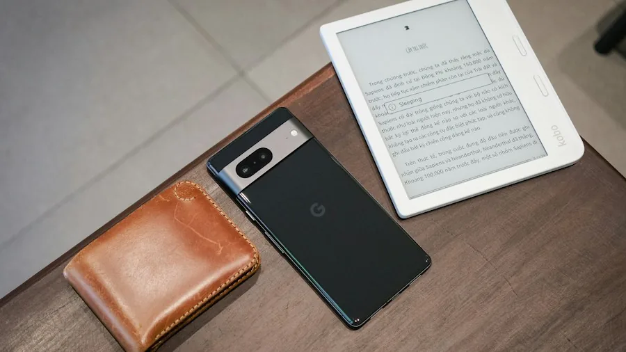 Google Pixel device tablet combination