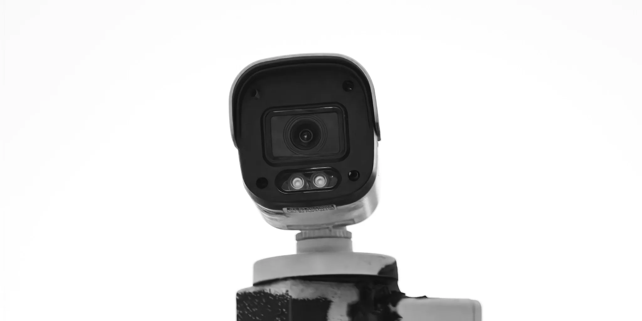 New $280 Security Camera Can Track Intruders With Active Spotlight