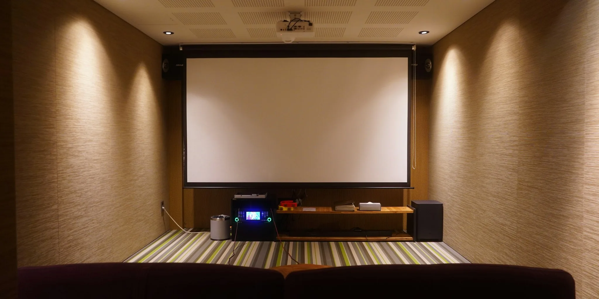 7 Projector Distance Tips for Any Room