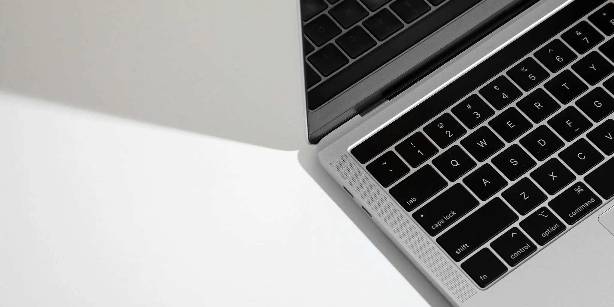 Choose the Right Laptop Material