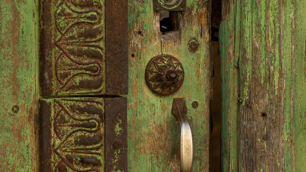 Smart Locks for Airbnb Worth Buying for Every Host