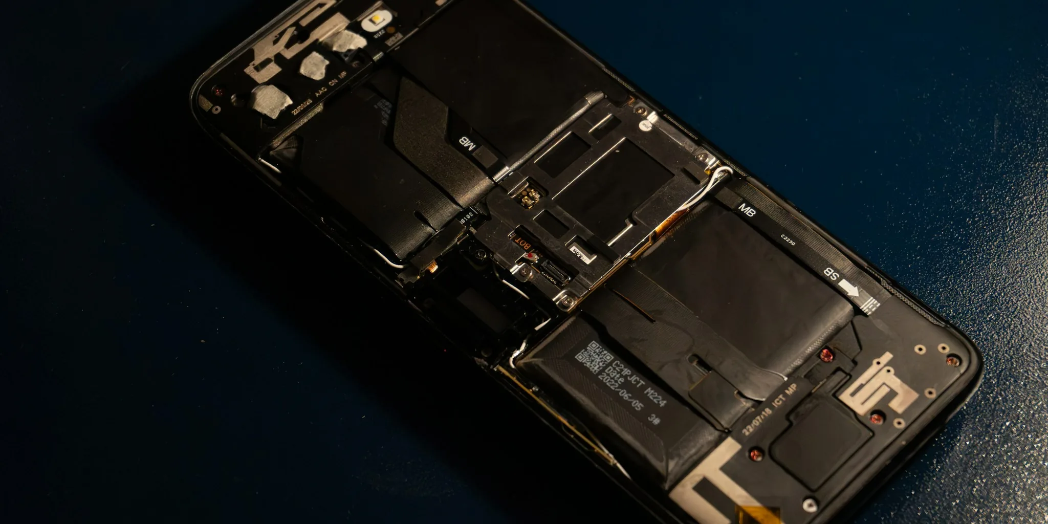 iPhone Duo Internals Exposed: What the Teardowns Reveal