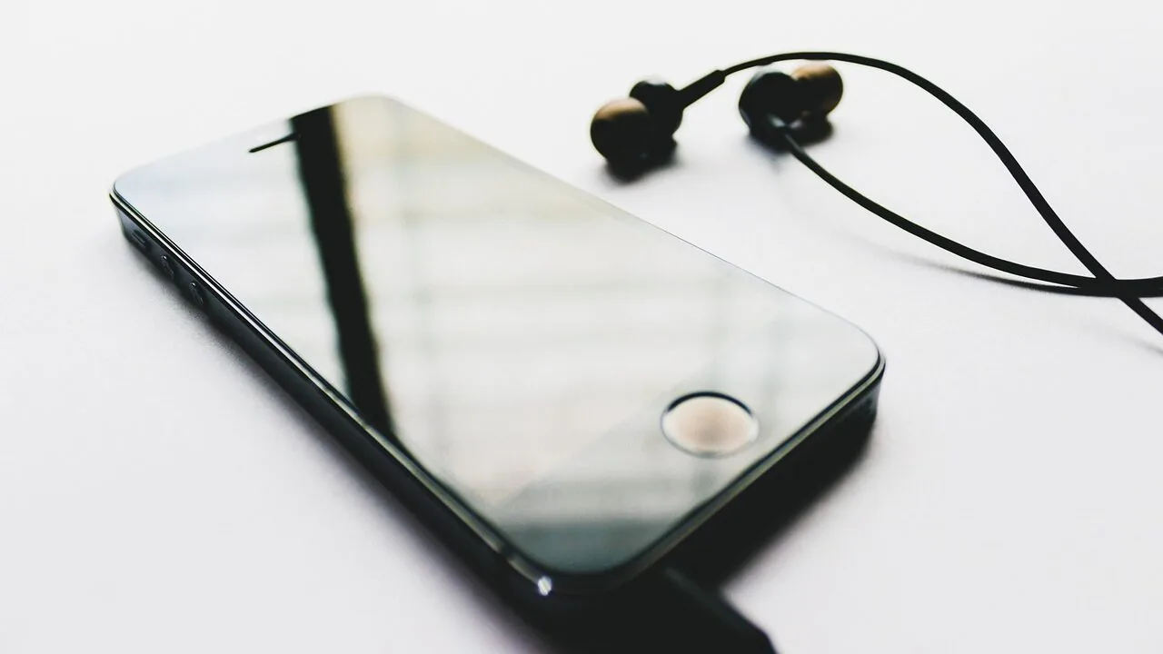 AirPods 5 Coming With iPhone This September