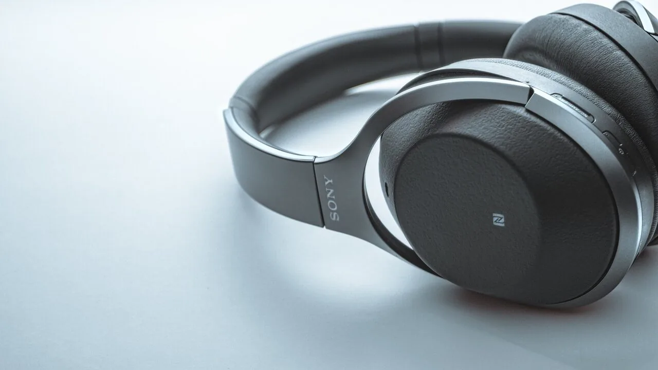 Noise Cancelling Headphones Worth Buying Under $200
