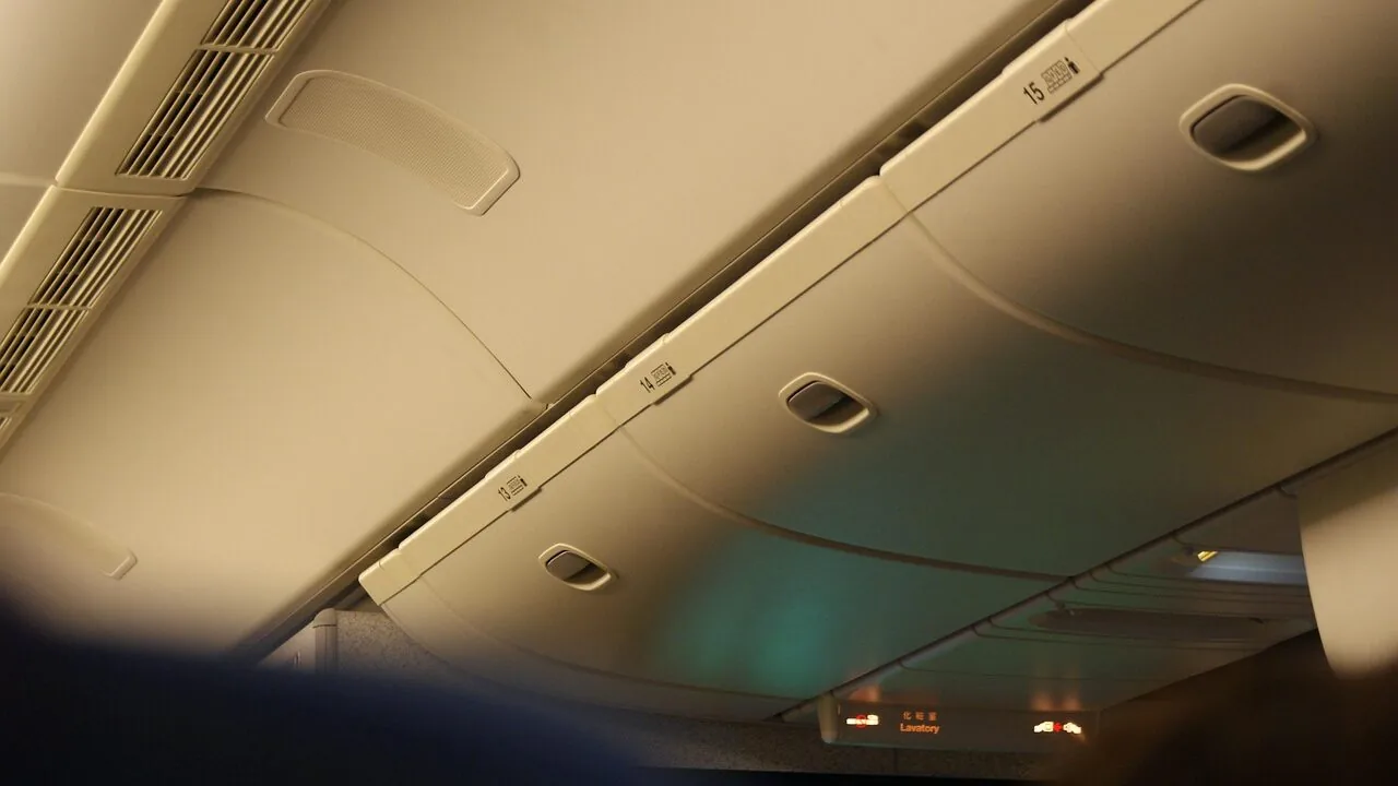 The Best Noise Cancelling Headphones for Airplanes