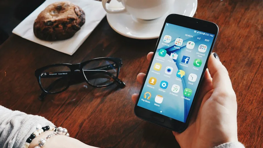 organizing smartphone backup data