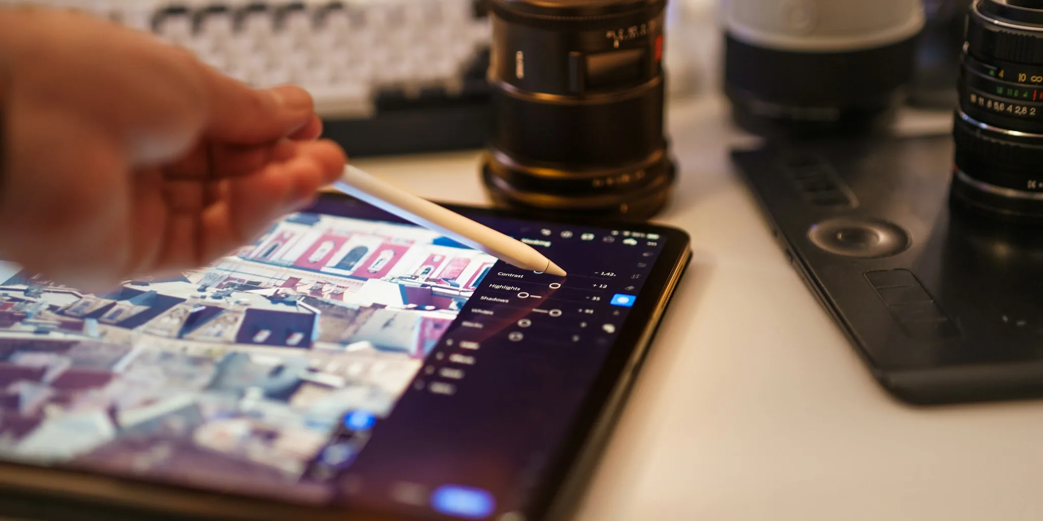 iPad Gets Camera Control Button Patent