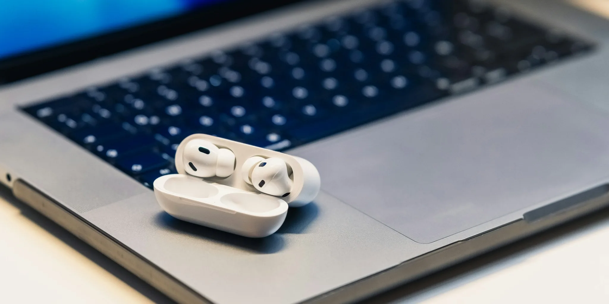 Plaud One Wireless Earbuds Add AI-Powered Meeting Recording