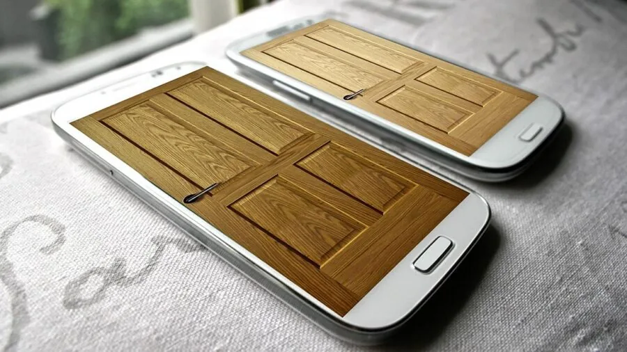 Samsung Motorola phone hinge open