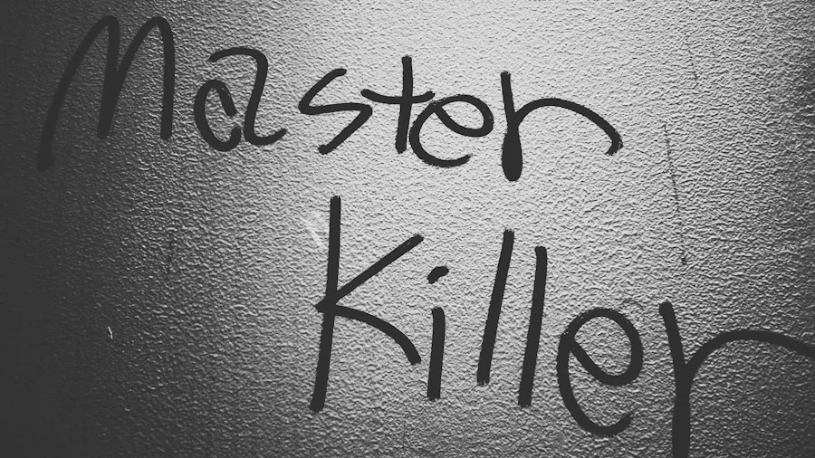 serial killer thriller atmosphere