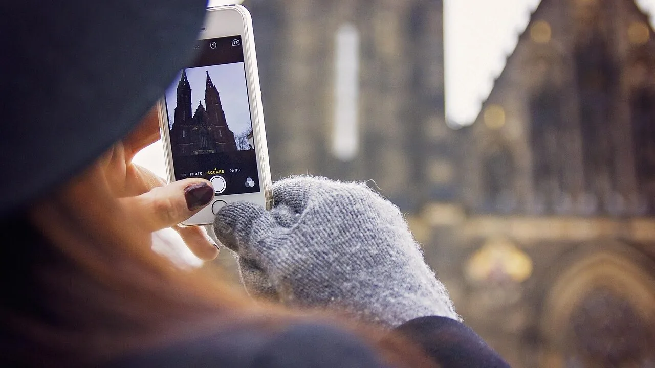 iPhone App Launches Novel Monochrome RAW Mode