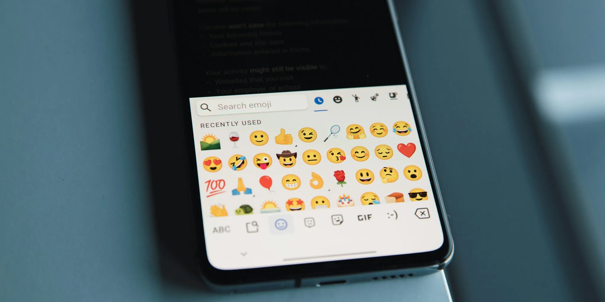 Gboard Rolling Out Emoji Size Control Feature