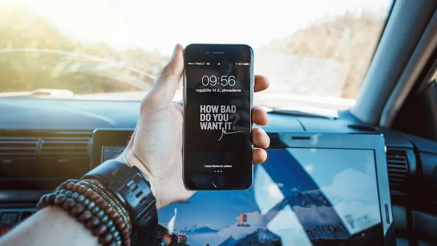 smartphone lock screen navigation display
