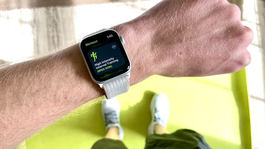 smartwatch display fitness tracking