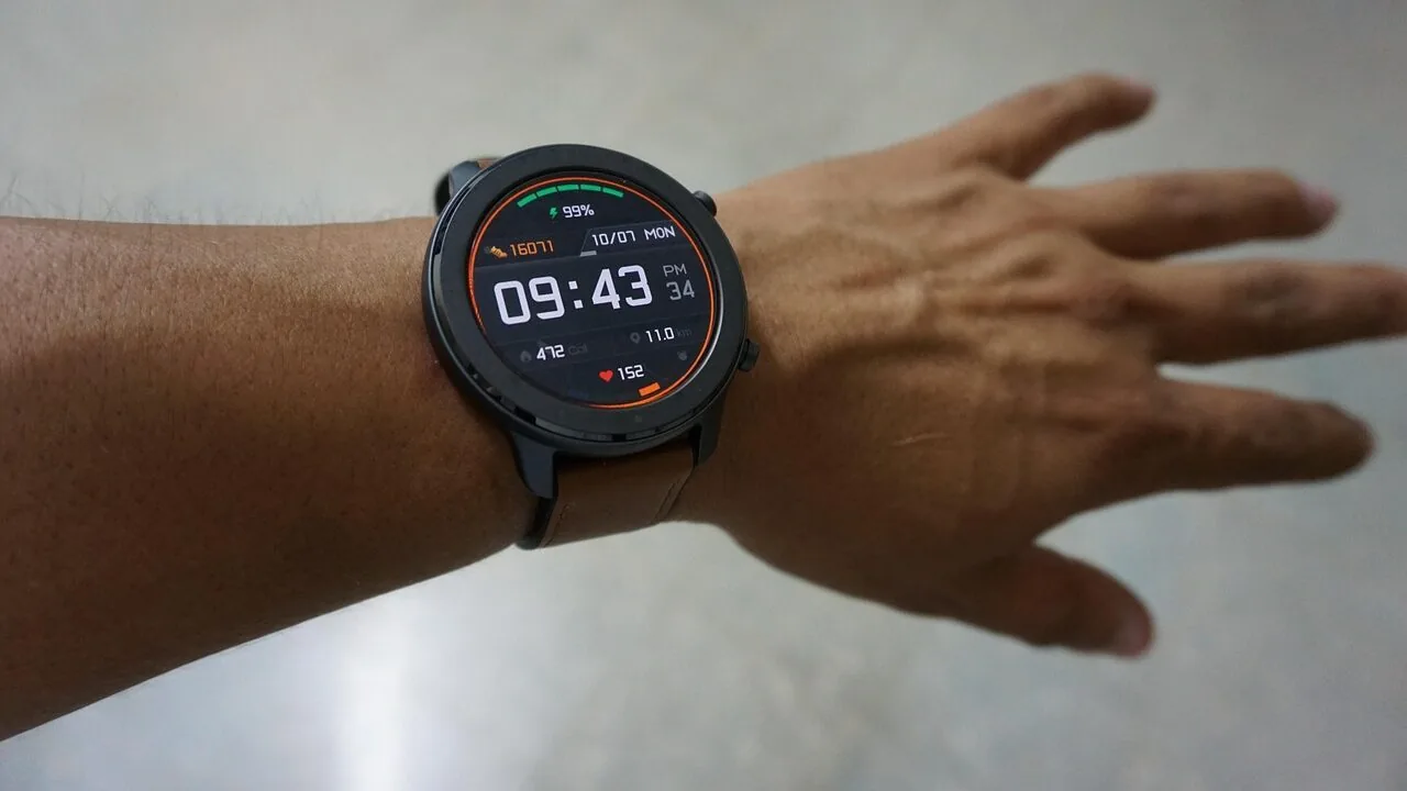Pixel Watch to Fitbit Air Switch: What Shoppers Should Know