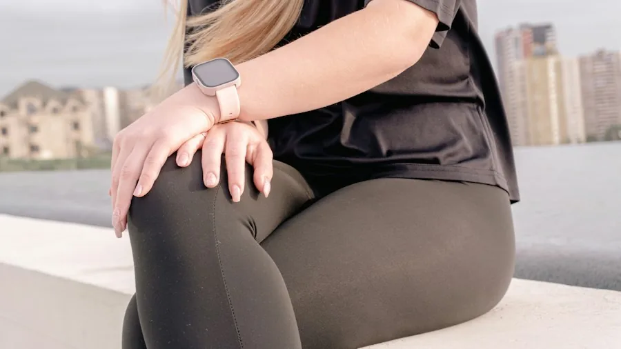 smartwatch fitness tracking outdoors