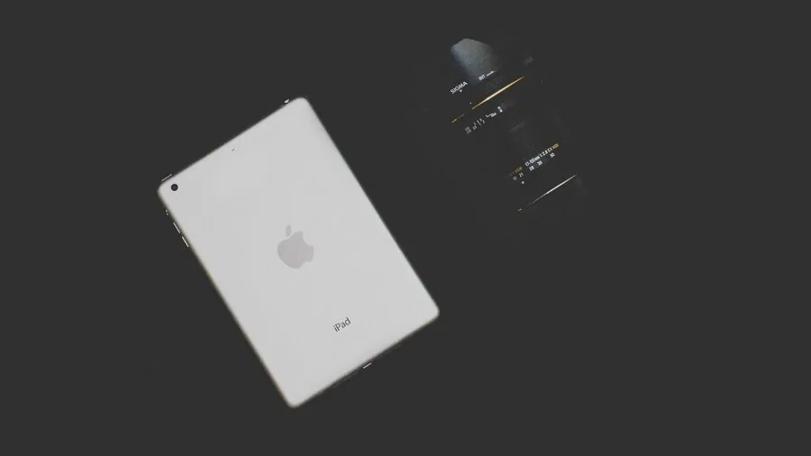 tablet photography horizontal position