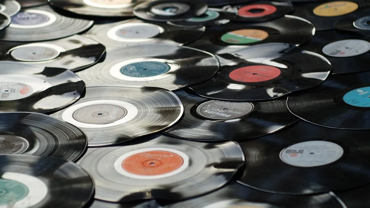 The Best Turntables With Speakers for Every Home Setup