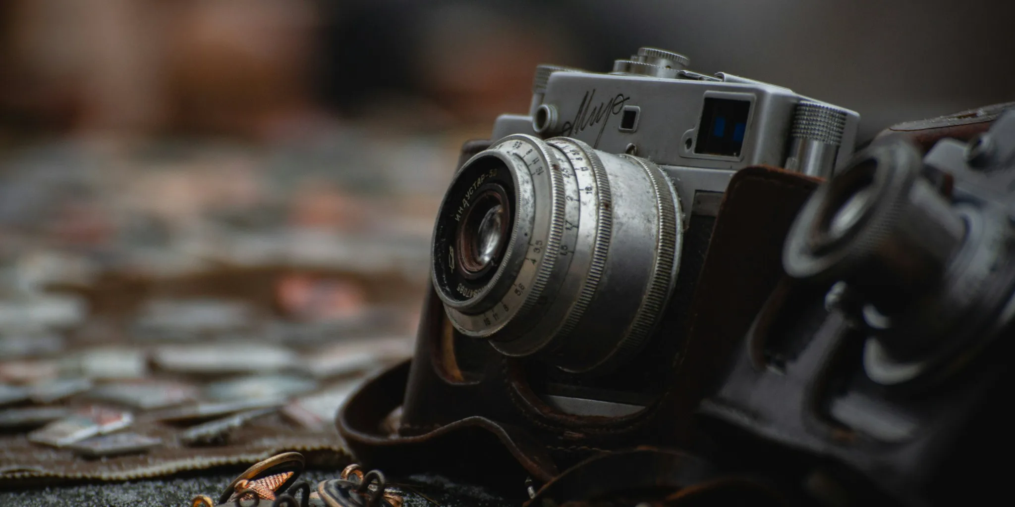 Tiny Retro Camera Tops Bestseller Lists Over Mirrorless